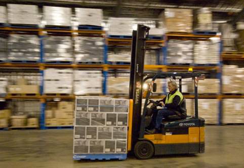 With a range of functions including incoming goods management, package and product warehousing, and picking and packing solutions, streamlining your workflow has never been easier.