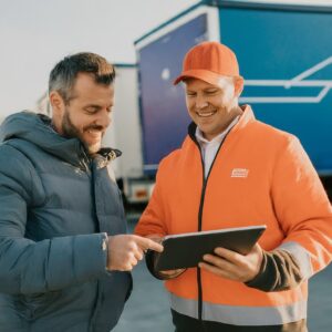 Managing documentation is a breeze with the navichain mobile app. From waybills to delivery notes to proof of delivery (PODs), drivers can share and update documentation seamlessly, keeping all stakeholders informed and up-to-date throughout the delivery process.